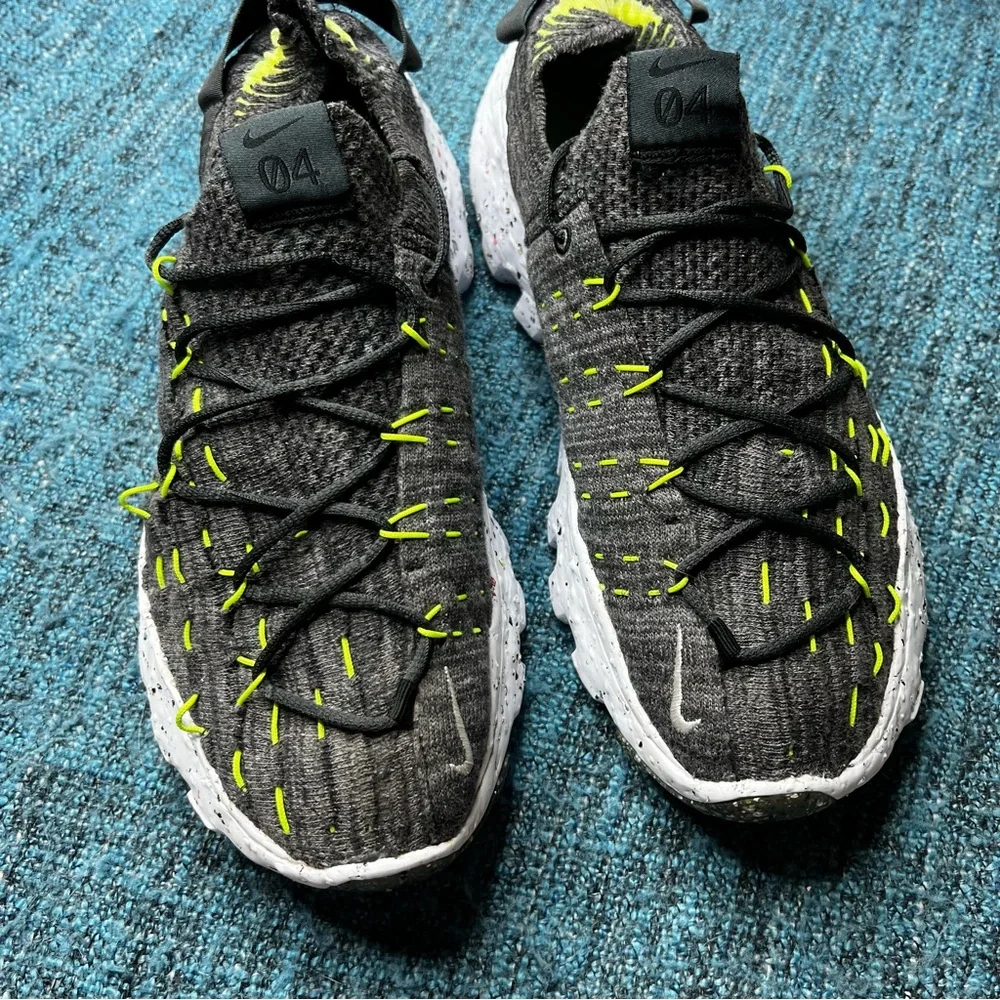 Nike Space Hippie 04 Sneakers in Black Grey Volt - Picture 3 of 11